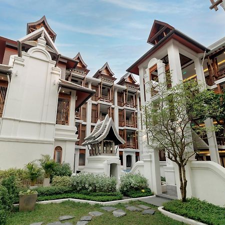 Akira Thaphae Hotel チエンマイ エクステリア 写真