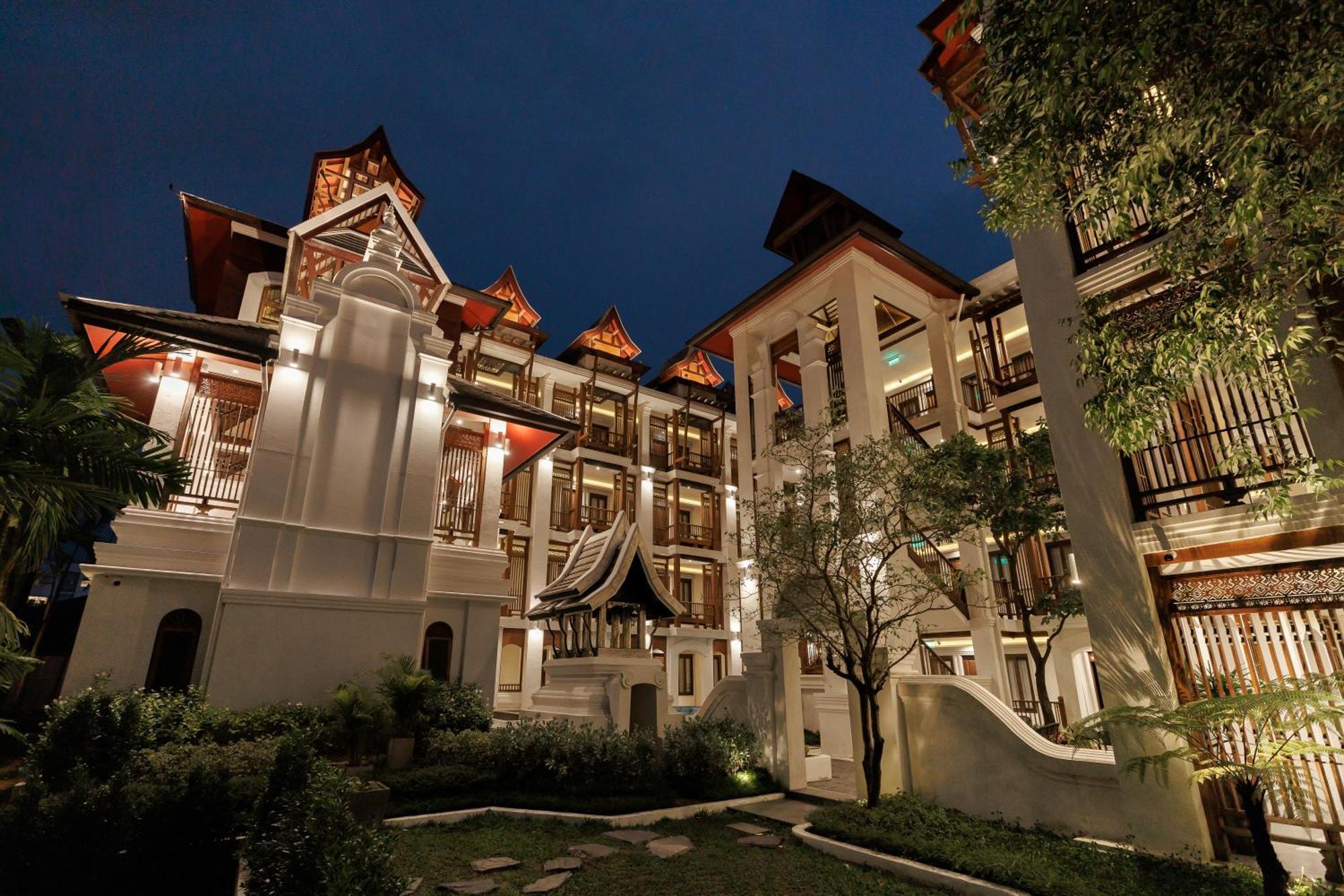 Akira Thaphae Hotel チエンマイ エクステリア 写真
